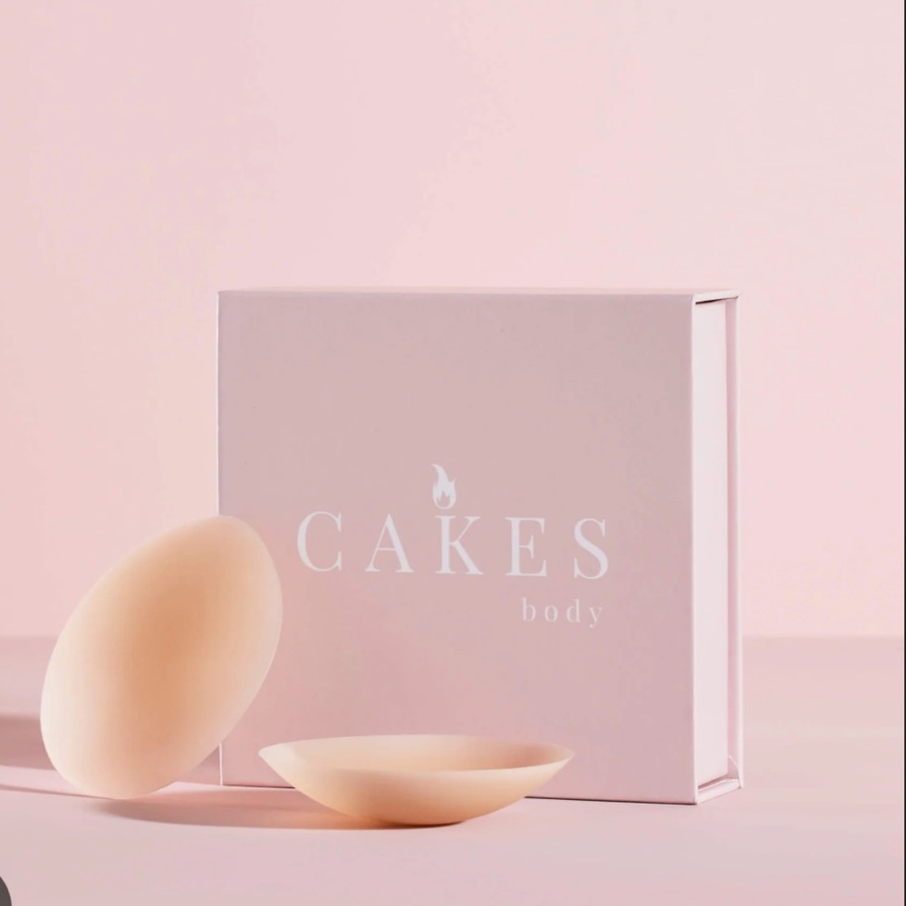 NWT Cakes Silicone Nipple Covers, Non-Adhesive, Set of 2